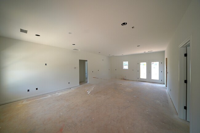 Building Photo - 400 Henson Cir