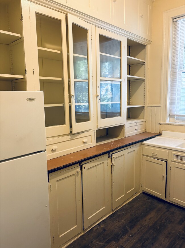 Unit#2 - 1386 S 3rd St