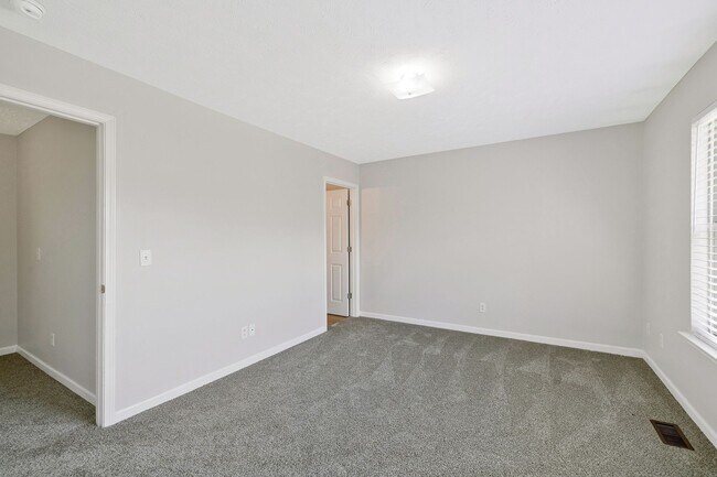 Foto del edificio - 1513 Center Pointe Dr