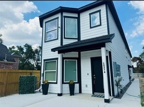 Building Photo - 1621 Wellington St