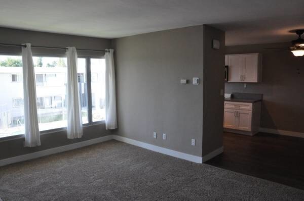 Foto del edificio - 6245 Stanley Ave