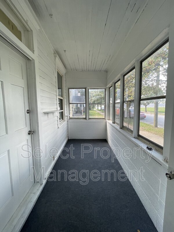 Building Photo - 476 Elizabeth St
