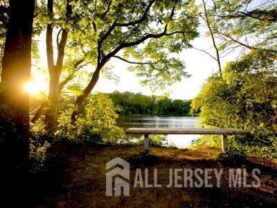 Foto del edificio - 504 Lakeview Terrace