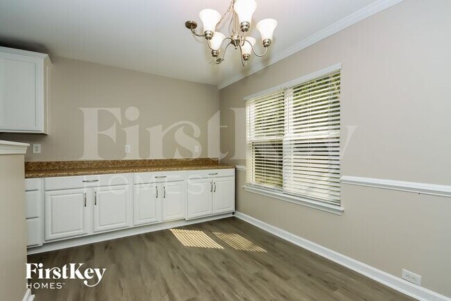 Foto del edificio - 8322 Rolling Meadows Ln