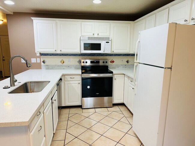 Foto del edificio - Beautiful 3 Bedroom Beaverton Home with Ne...