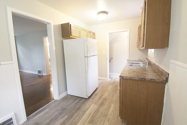 Foto del edificio - 721 E 250th St