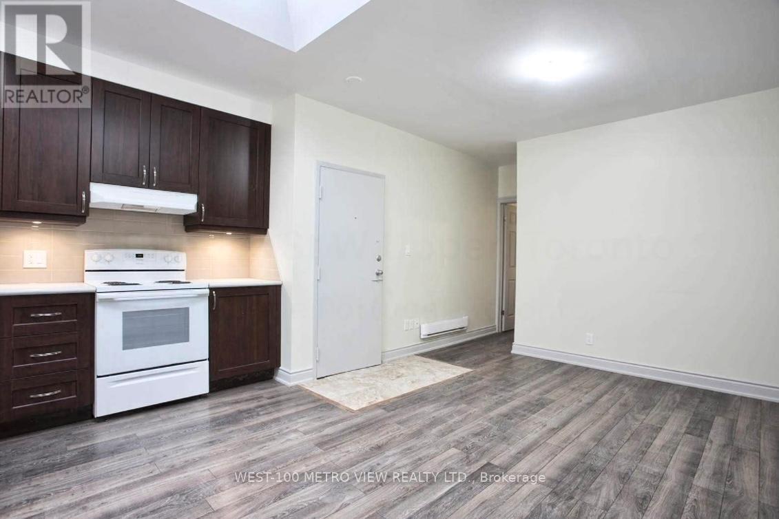Photo principale - 1570 Dundas St W