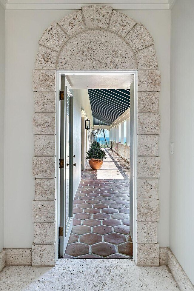 Foto del edificio - 1519 N Ocean Way