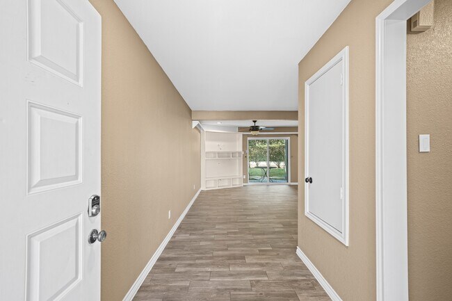 Building Photo - 39 Hideaway Dr