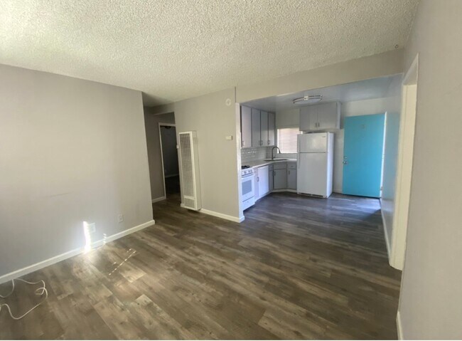 Foto del edificio - 2010 Blossom Ln