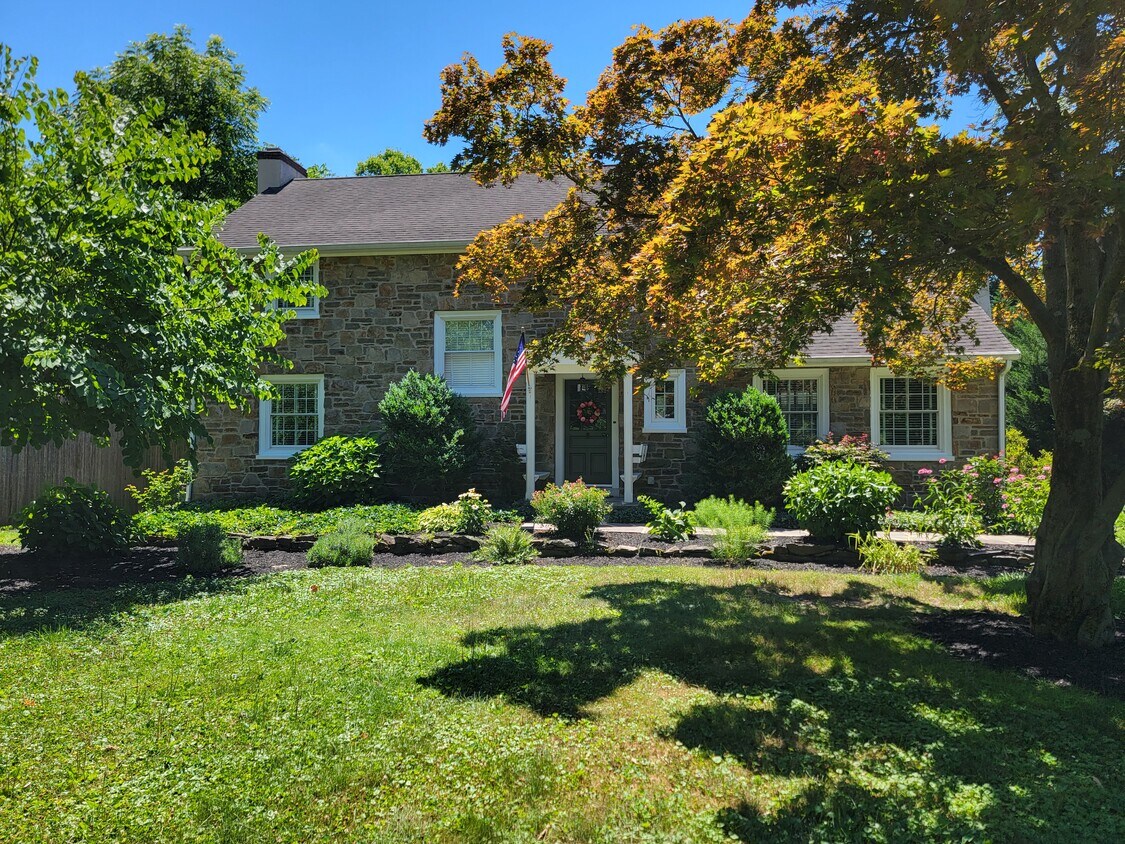 Primary Photo - 1704 Millersville Pike