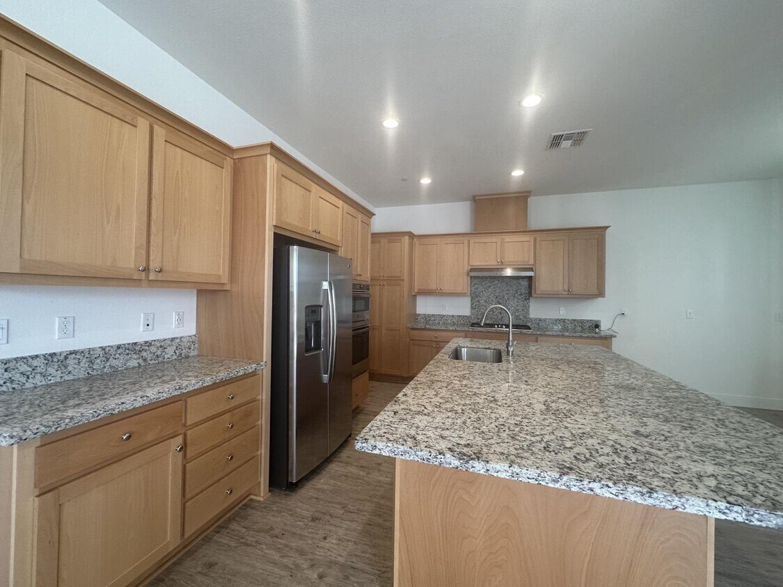 Foto principal - 8355 Peninsula Wy