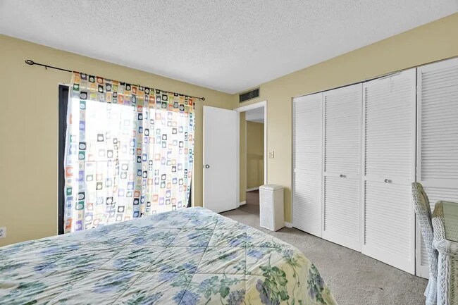 Foto del edificio - 1542 N Lawnwood Cir