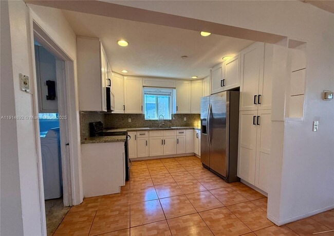 Building Photo - 7340 Allen Dr