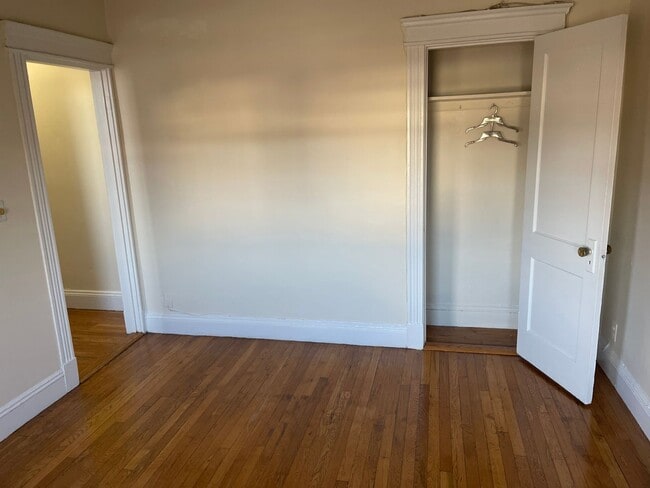 Building Photo - PACKARDS CORNER 4th Floor Sunny Studio, Ut...