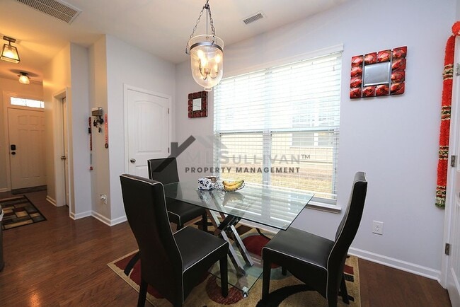 Building Photo - 2422 Memory Ridge Drive