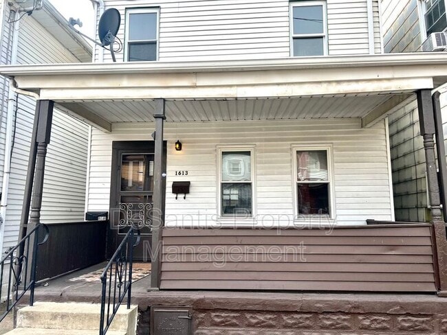 Building Photo - 1613 Fourth Avenue
