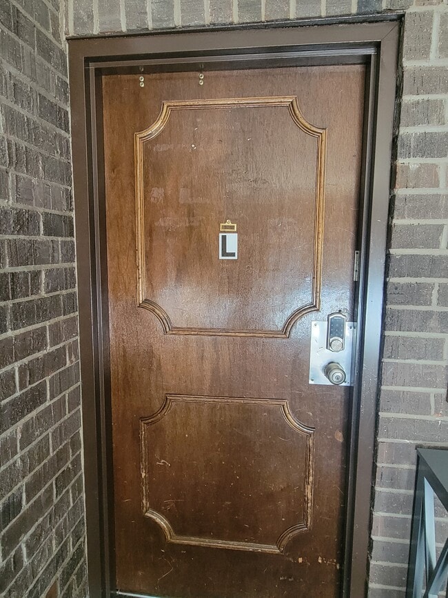 Building Photo - 258 E Bailey Rd