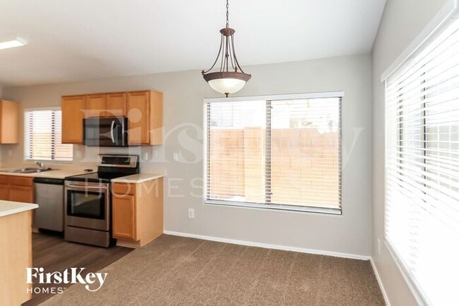 Building Photo - 15847 N Gil Balcome St