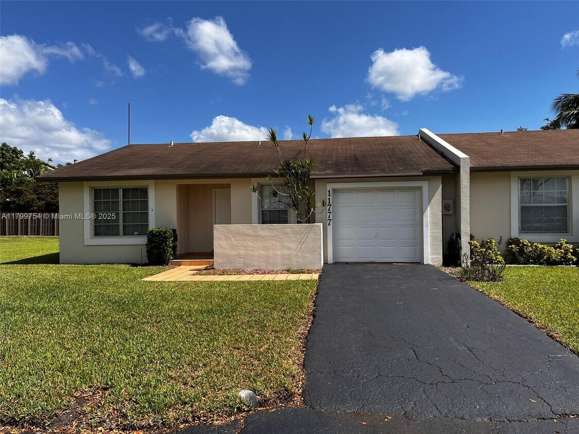 Primary Photo - 11777 SW 108th Ln