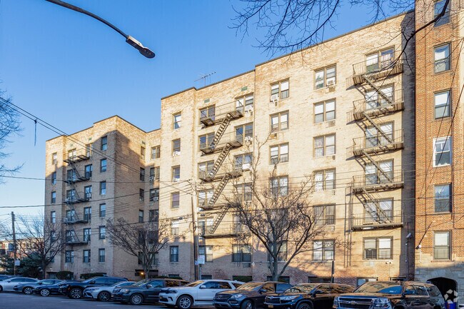 Foto del edificio - 1815 E 17th St