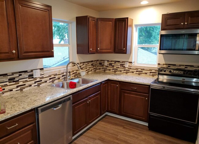 Building Photo - Cozy 1-Bedroom Home in Downtown Lewiston