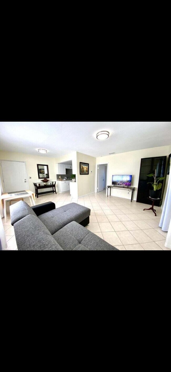 Foto del edificio - 523 SE 20th Ct