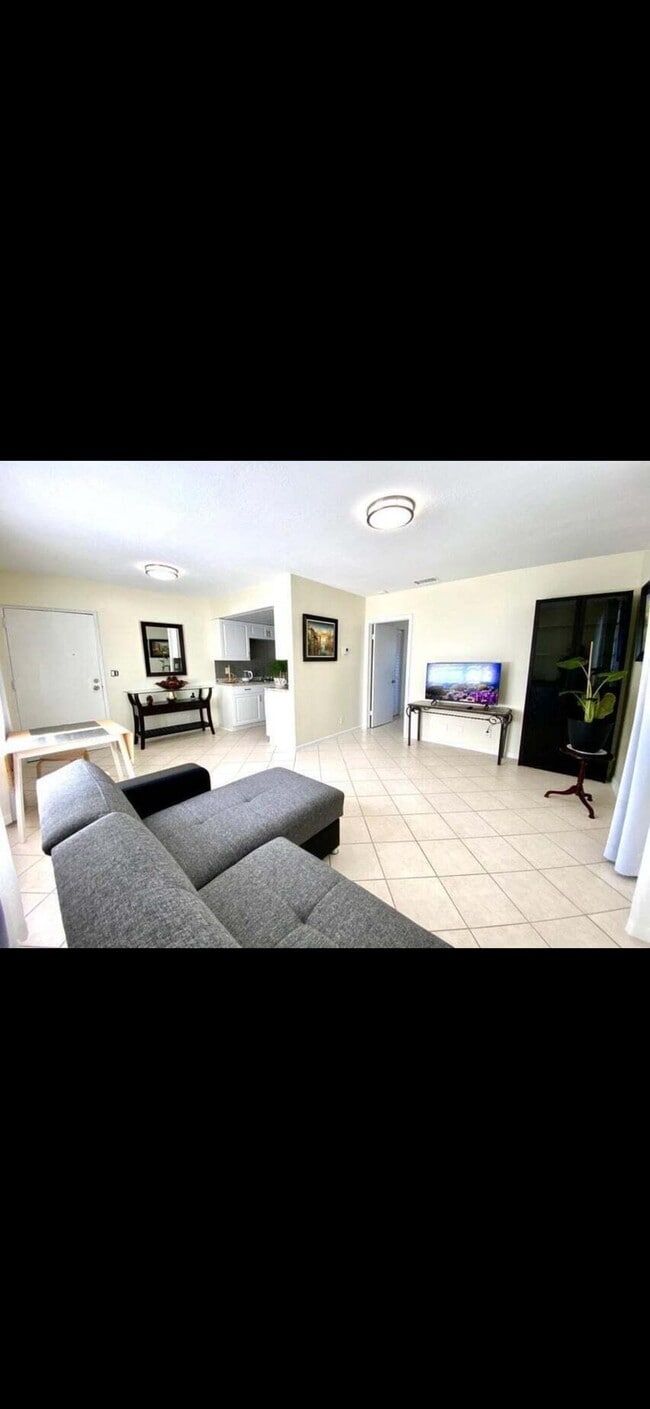 Photo - 523 SE 20th Ct Apartment