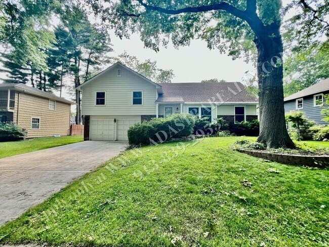 Foto del edificio - Lovely Home In Nall Hills-Available NOW!