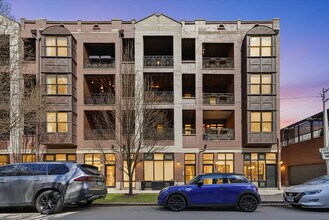 Building Photo - 2114 W Rice St
