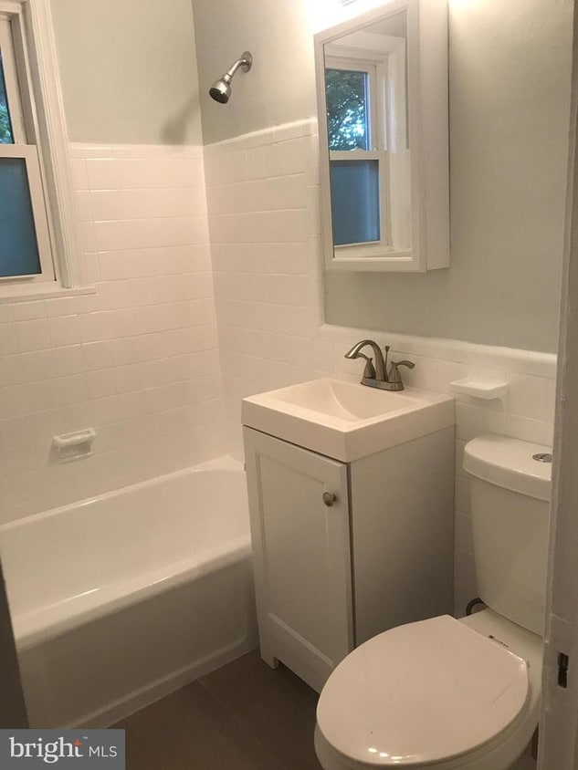 Primary Photo - 1110 N Kenilworth St