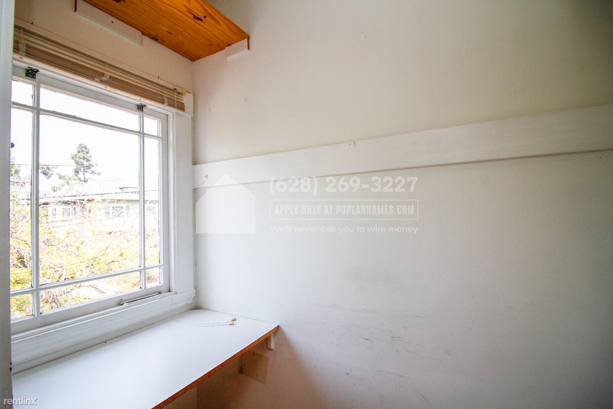 Primary Photo - 1 br, 1 bath 4plex - 2226 Derby St -