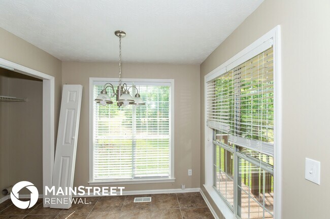 Building Photo - 121 Aristocratic Way