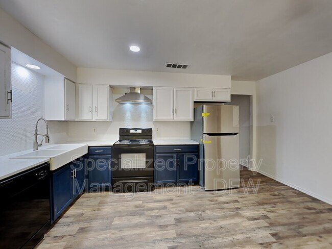 Building Photo - 5106 Woodmeadow Dr