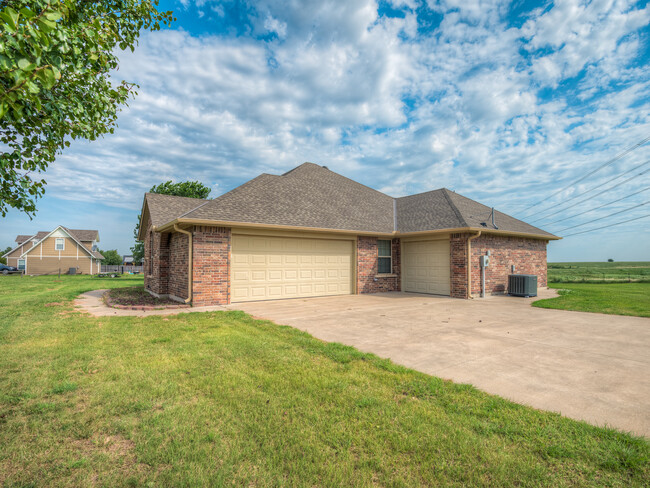 Building Photo - 4011 Terrace Hills Ct