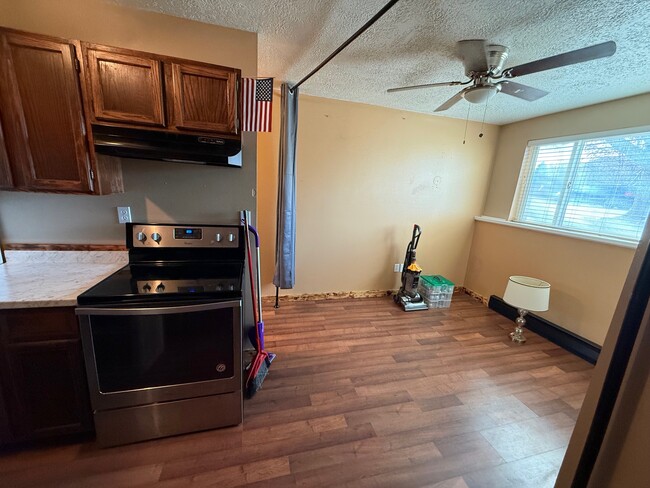 Building Photo - 310 N 9th Ave