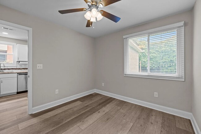 Building Photo - 5008 Unaka Ave
