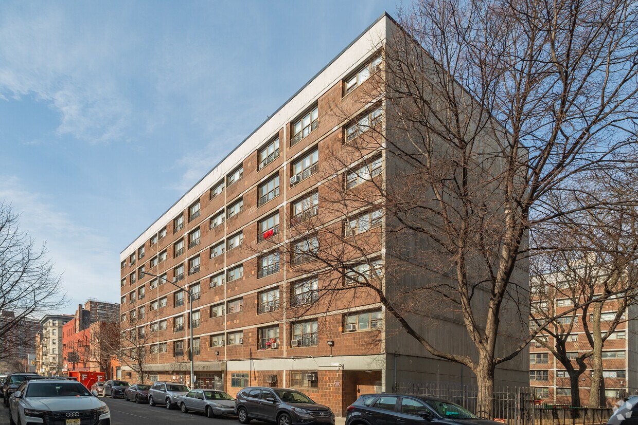 Primary Photo - BORINQUEN PLAZA