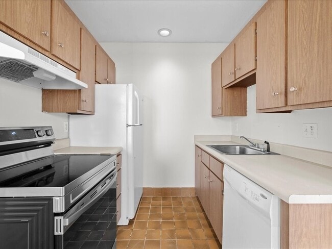 Foto del edificio - 1 Cypress Rd