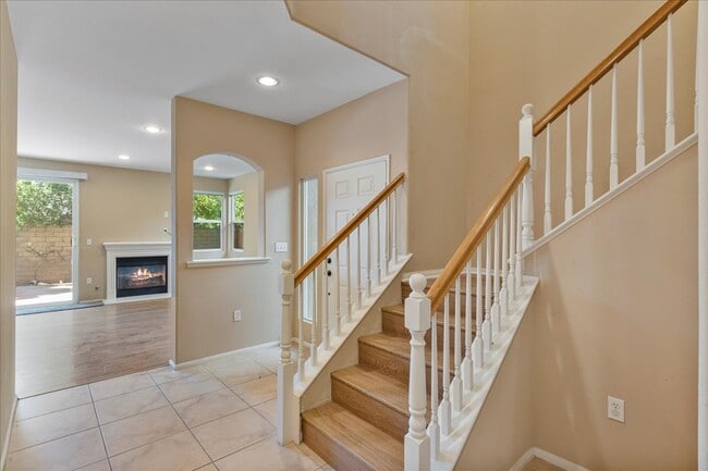 Building Photo - 14932 Isamar Ln
