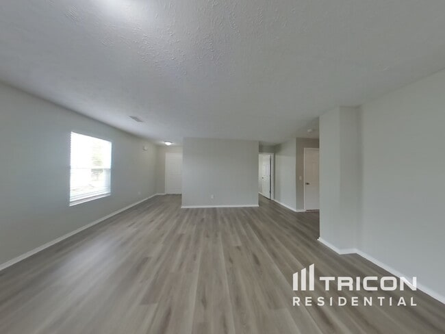 Foto del edificio - 5006 Hancock Cir