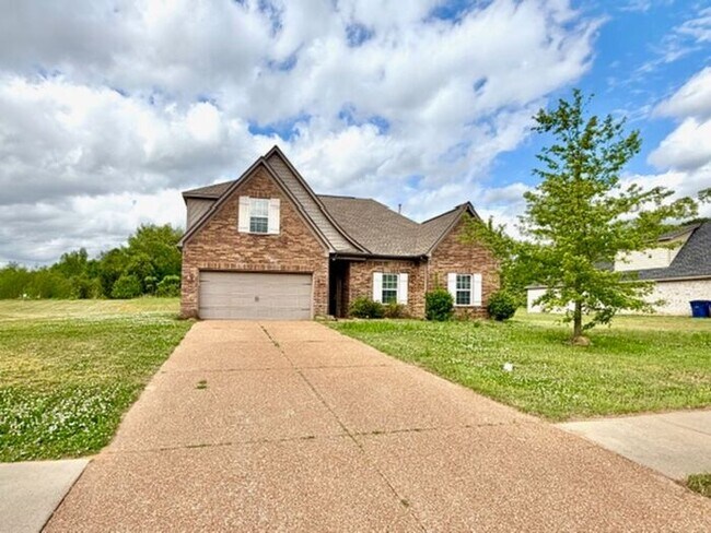 Foto del edificio - Now Leasing a 4-Bedroom 3 Bath Home In Olive Branch