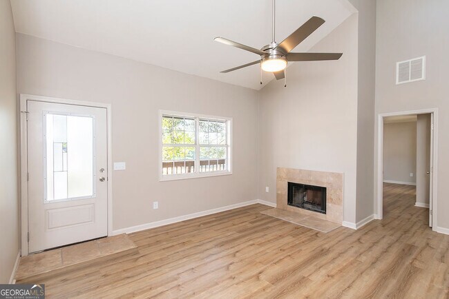 Building Photo - 2223 Papp Dr