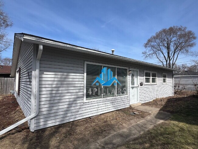 Foto del edificio - "Beautiful 3-Bedroom Home with Ample Storage in Hammond, IN!"