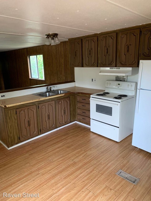 Primary Photo - 3 br, 1 bath Apartment - 21107 Raven St