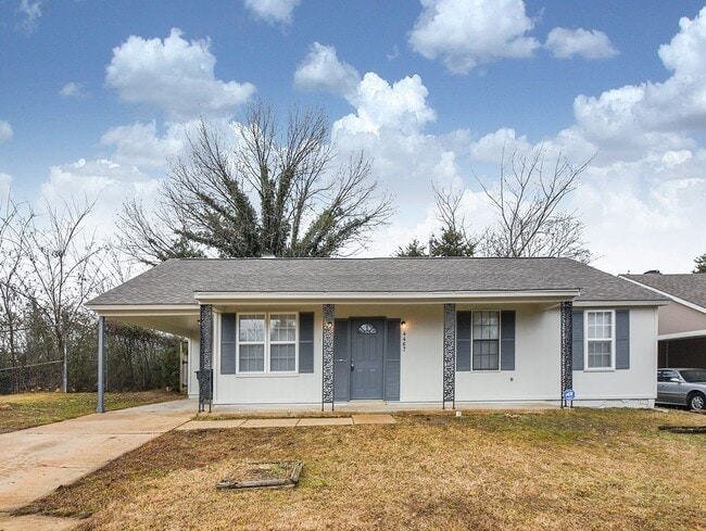 UPDATED 3 beds, 2 baths on cul de sac. - UPDATED 3 beds, 2 baths on cul de sac. House