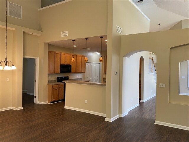 Building Photo - 2110 Thorn Hollow Ct