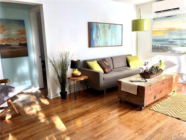 Foto del edificio - 9456 21st Ave SW