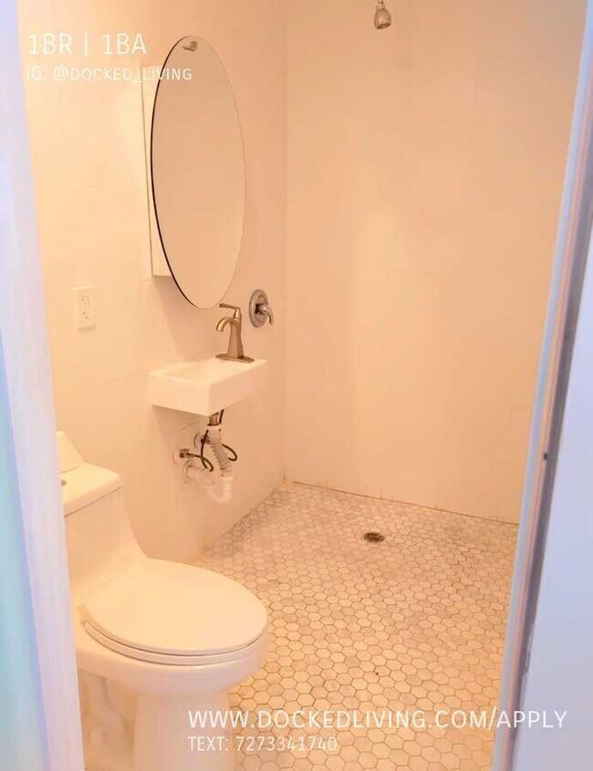Foto del edificio - 1/1 Bedroom in Coliving House! Private Bat...