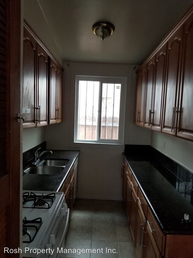 Building Photo - 2043 S Bedford St